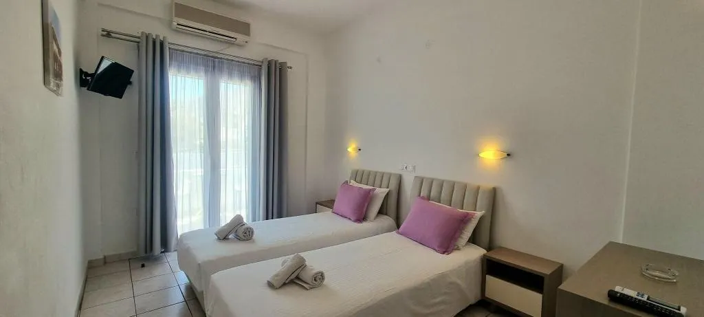 TWIN MOUNTAIN VIEW Room, Horizon Resort, Santorini
