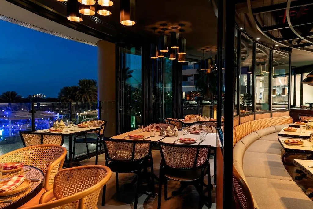 Restaurant, Le Royal Meridien Beach Resort and Spa, Dubai