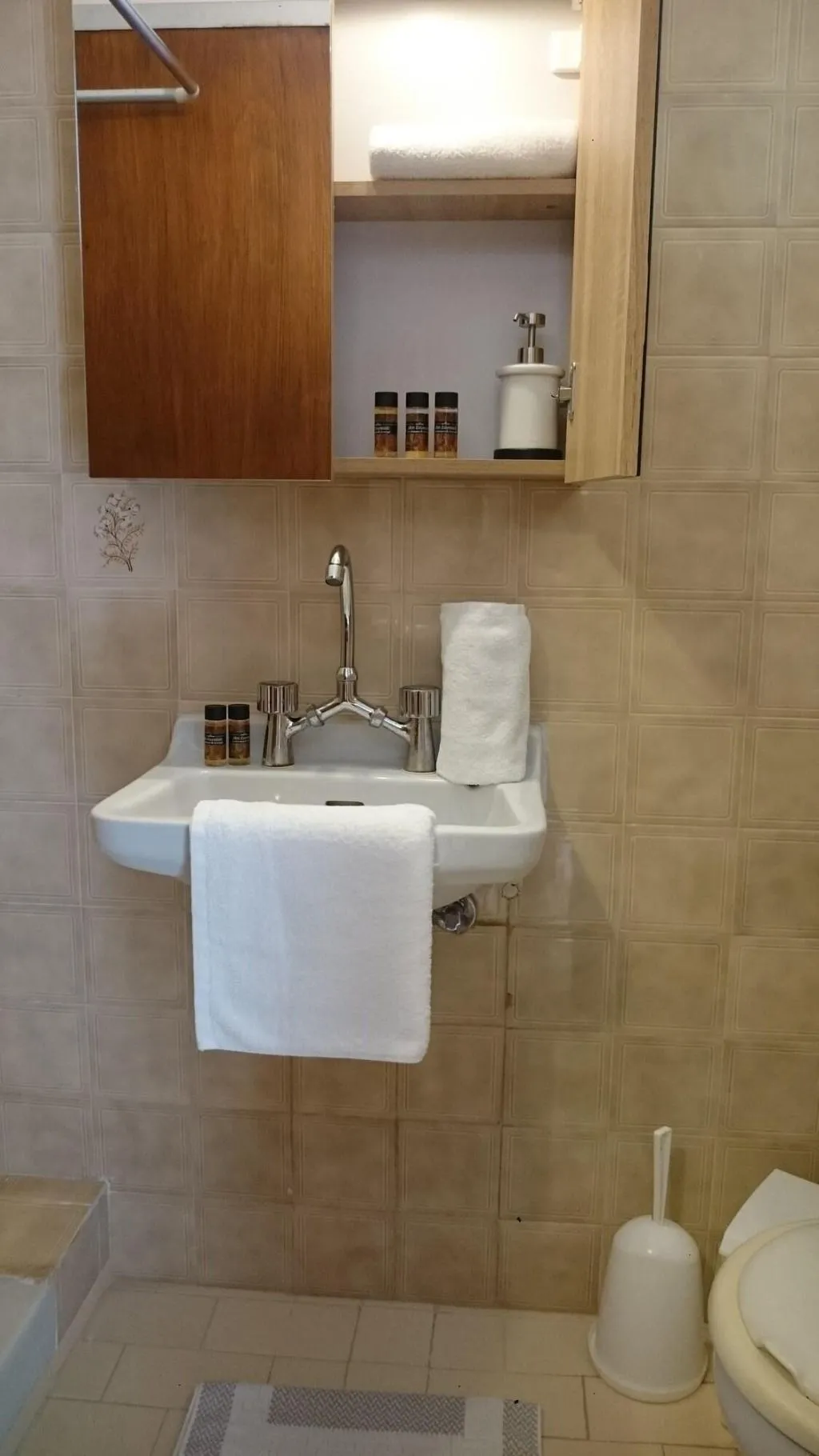 STUDIO STANDARD Room, Aronis Apartments, Corfu