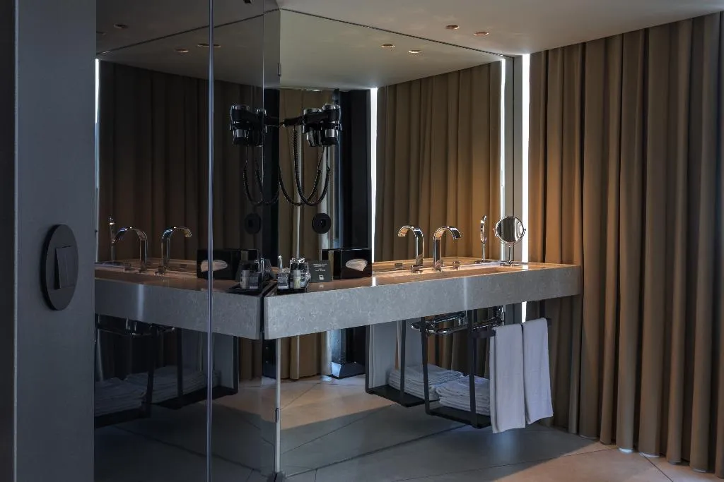 DOUBLE DELUXE PREMIUM Room, Porto Royal Bridges Hotel, Porto