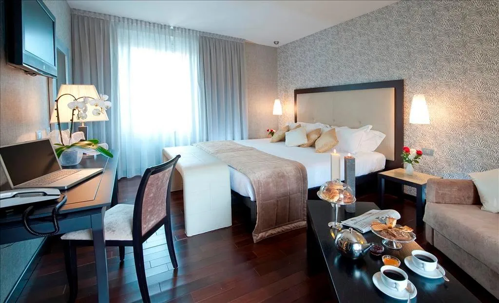 TRIPLE SUPERIOR Room, c-hotels Fiume, Rome