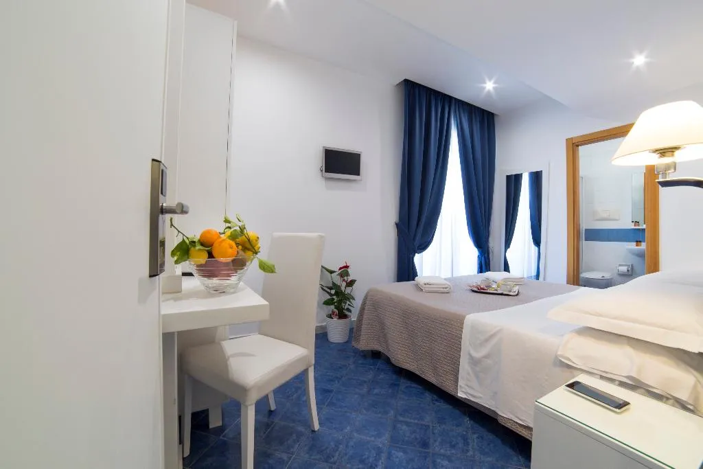 DOUBLE STANDARD Room, Club Sorrento, Naples