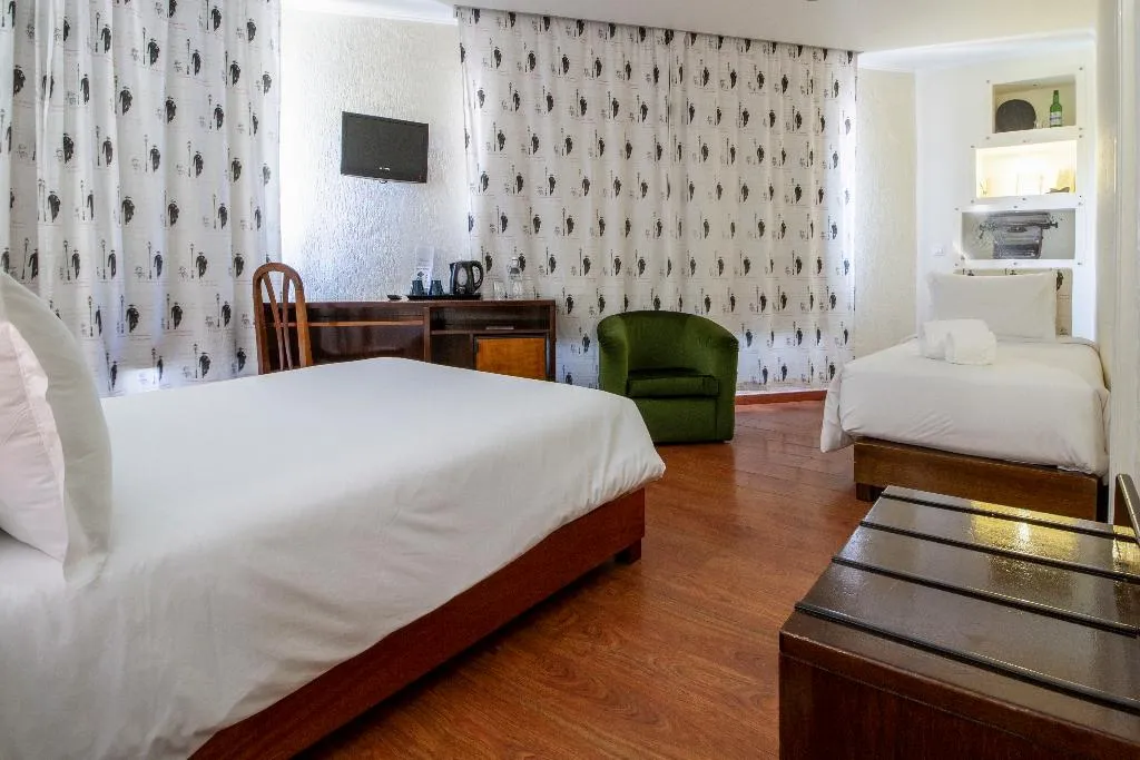 TRIPLE STANDARD Room, A.S. Lisboa, Lisbon