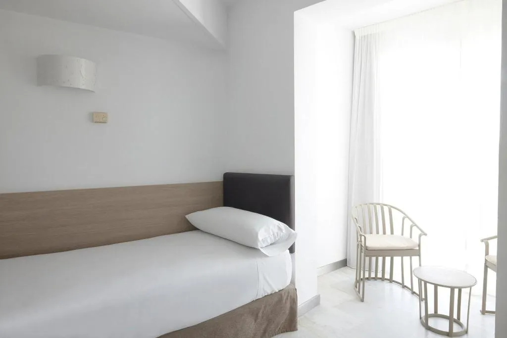 TRIPLE WITH DOUBLE BED Room, Catalonia Mirador des Port, Menorca