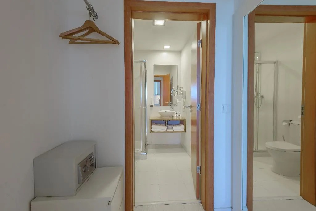STUDIO STANDARD Room, Amazonia Estoril Hotel, Lisbon