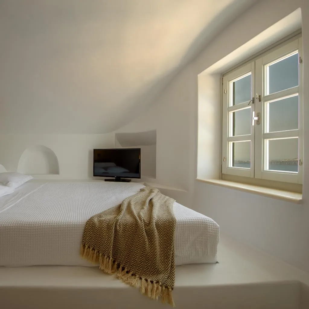 JUNIOR SUITE STANDARD Room, Nefeles Luxury Suites, Santorini