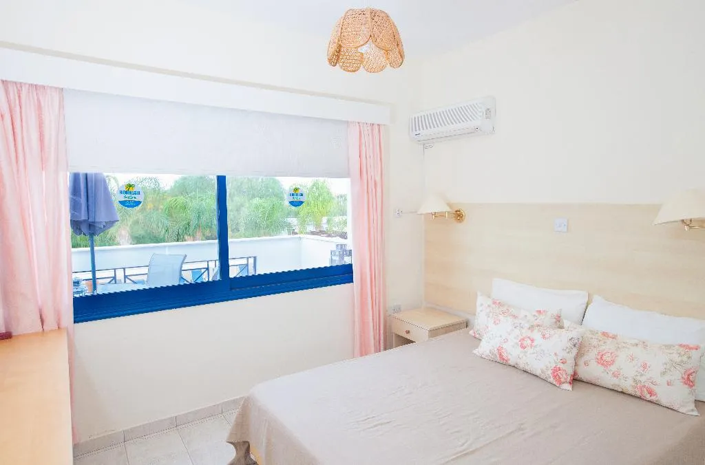 APARTMENT ONE BEDROOM Room, Flouressia Gardens, Cyprus
