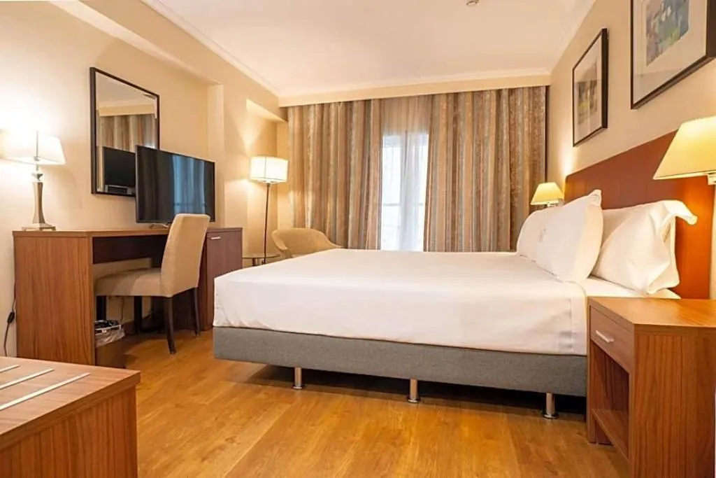 General view, Aparto-Hotel Rosales, Madrid