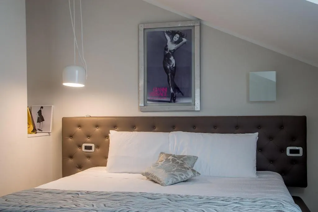 Room, Montenapoleone Suites, Milan