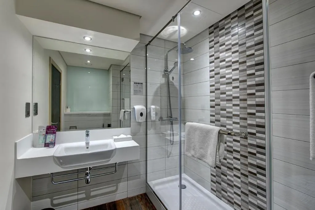 Room, Premier Inn Dubai Ibn Battuta Mall, Dubai