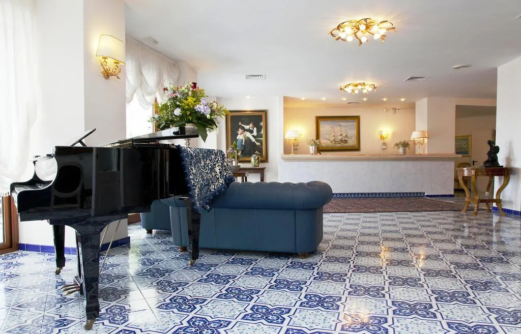 Lobby, Punta Campanella Resort & Spa, Naples