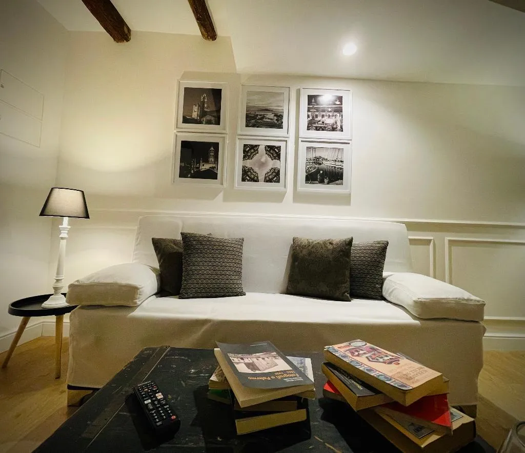 SUITE CAPACITY 3 Room, Palazzo del Poeta - Dimora Contemporanea, Palermo