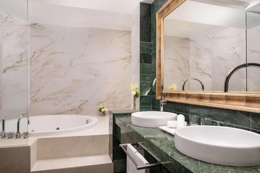 Room, NH Collection Madrid Paseo del Prado, Madrid