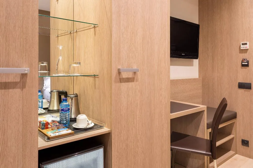 SINGLE STANDARD Room, Catalonia Atocha, Madrid