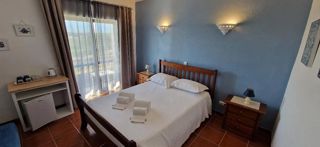 Double or Twin POOL VIEW Room, Casa Rosa Montes, Algarve
