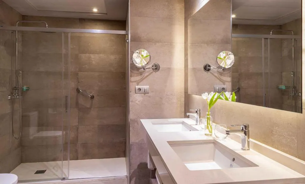 JUNIOR SUITE CAPACITY 3 Room, El Avenida Palace, Barcelona