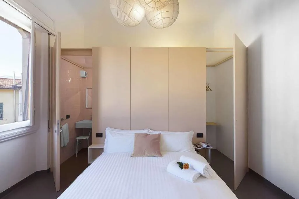 Room, Mòsì Firenze, Florence