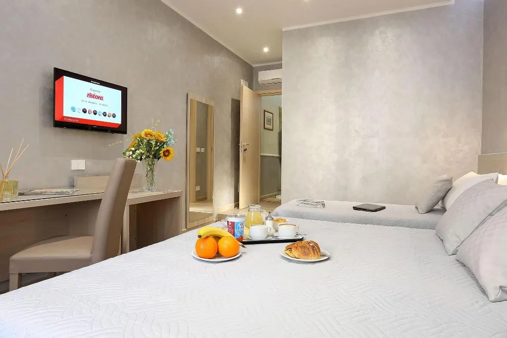 Room, Adorasuite 2, Naples