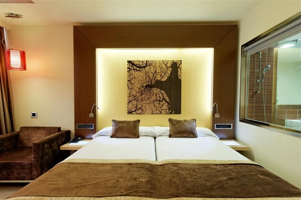 Room, Melia Avenida America, Madrid