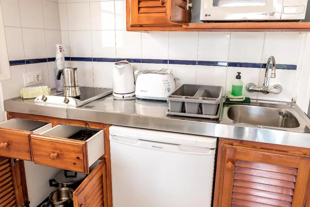 APARTMENT CAPACITY 4 ONE BEDROOM Room, Las Brisas I & II, Menorca