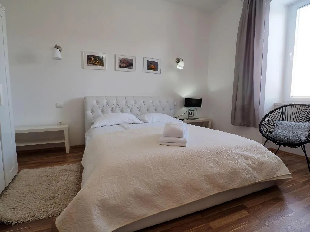 Room, Captain Emo City Apartments, Istria