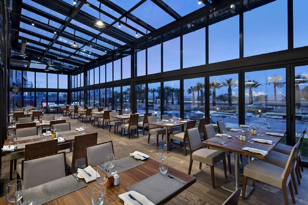 Restaurant, Hilton Garden Inn Izmir Bayrakli, Izmir