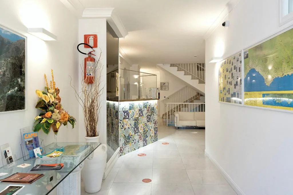 Lobby, Amalfi, Naples