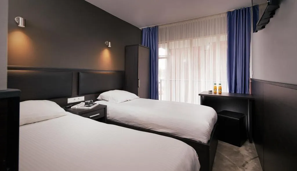 Room, Belfort, Amsterdam