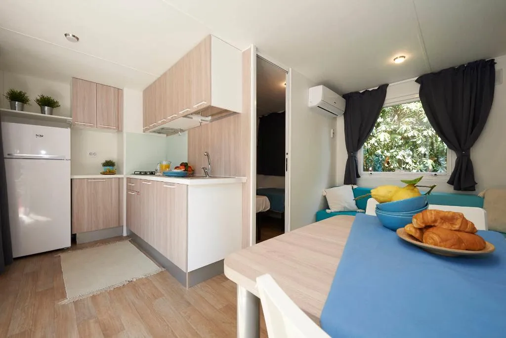 MOBILE HOME CAPACITY 5 Room, Baia Domizia Camping Village, Naples