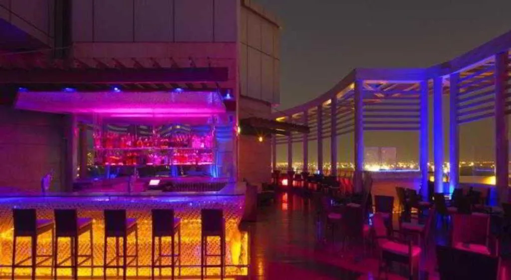 Bar, Radisson Blu Hotel, Dubai Media City, Dubai