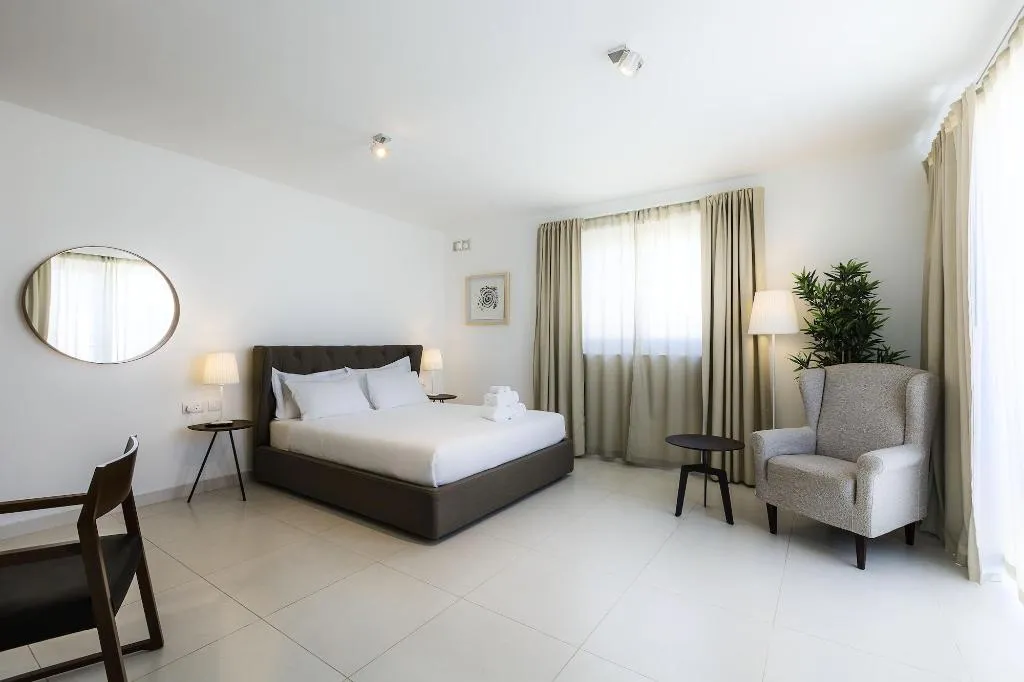 Room, Two Pillows Boutique Hostel, Malta