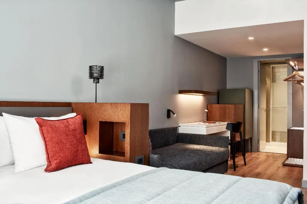 QUADRUPLE STANDARD Room, Achilleas Hotel, Athens