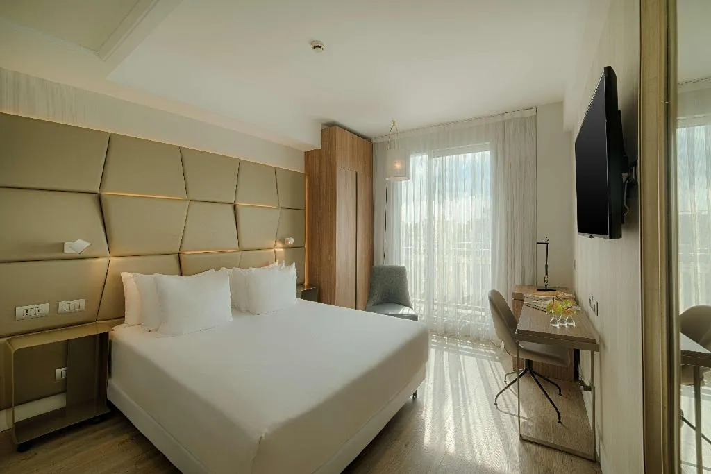 DOUBLE SUPERIOR WITH VIEWS Room, NH Collection Roma Centro, Rome