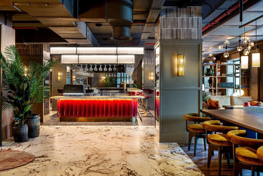 Bar, Radisson RED Madrid, Madrid