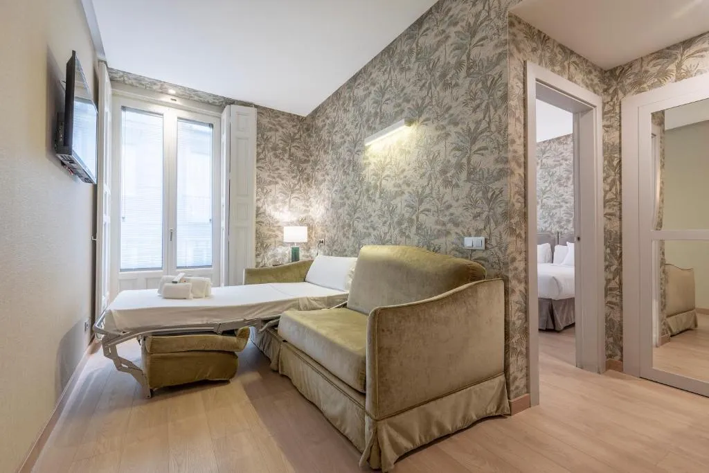 JUNIOR SUITE STANDARD Room, Hotel Meninas, Madrid