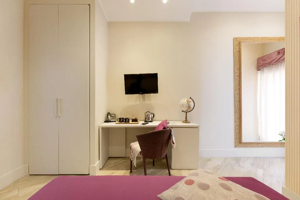 DOUBLE CITY VIEW Room, It's Room Naples, Naples