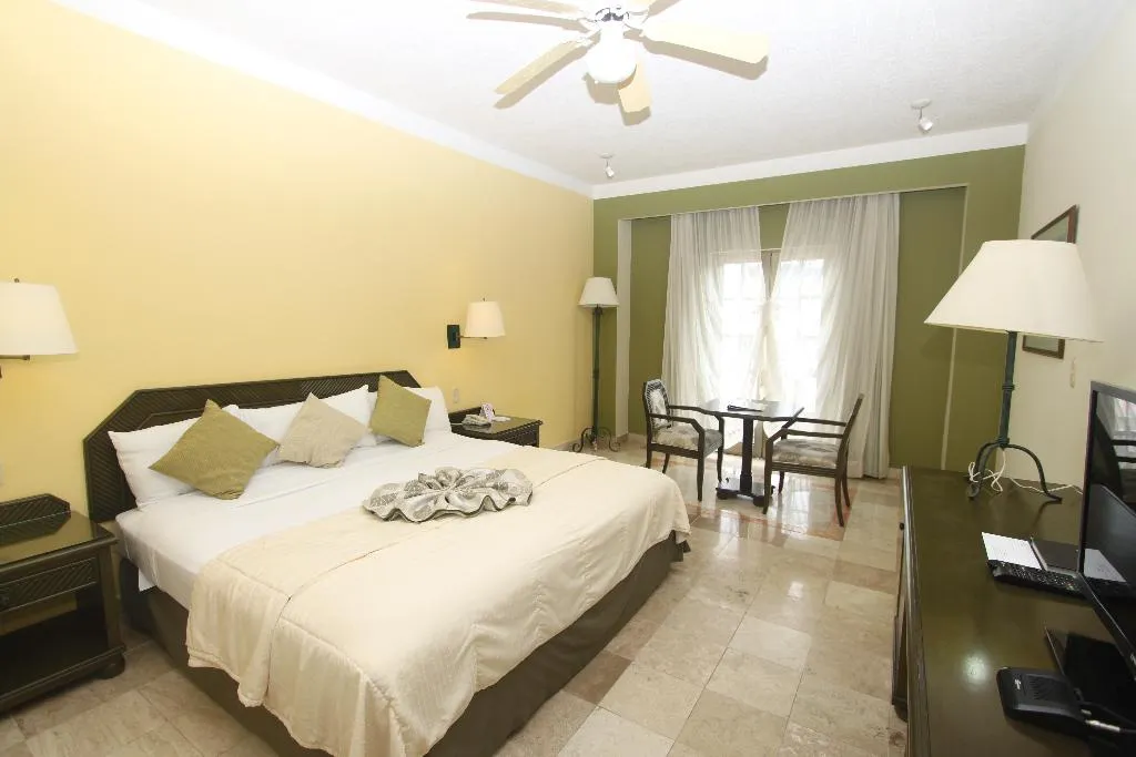 JUNIOR SUITE KING SIZE BED Room, Los Itzaes, Playa Del Carmen