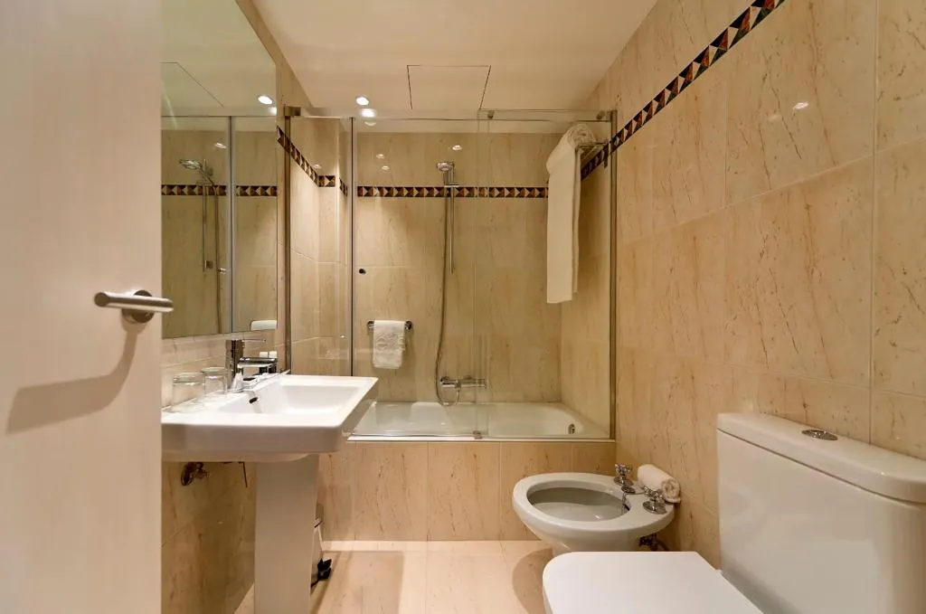TRIPLE STANDARD Room, Dorma Casa de los Linajes, Madrid