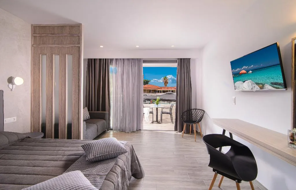 FAMILY ROOM DELUXE Room, Lagomandra Beach Hotel, Halkidiki