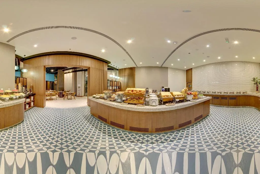 Restaurant, Wyndham Garden Ajman Corniche, Dubai