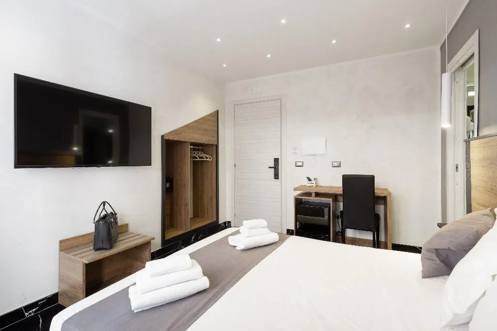 DOUBLE SUPERIOR Room, Hotel Bella Napoli, Naples