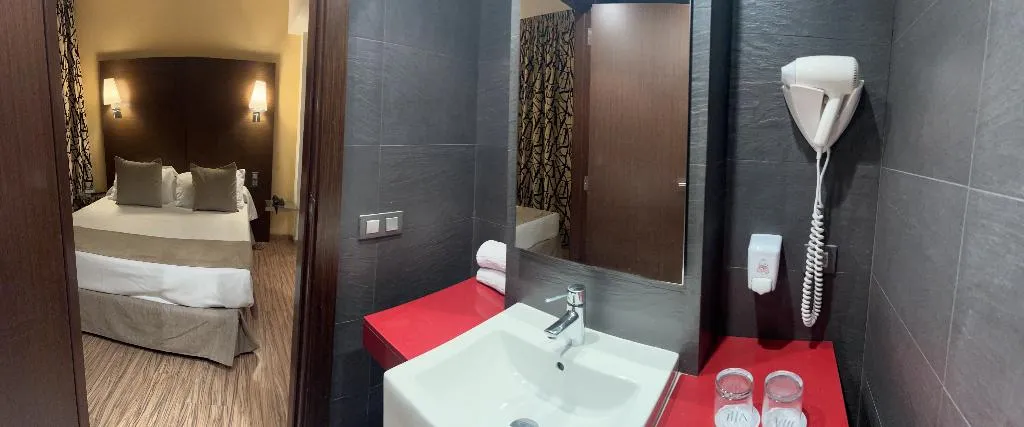 Double or Twin CAPACITY 3 Room, Nautic Hotel, Majorca
