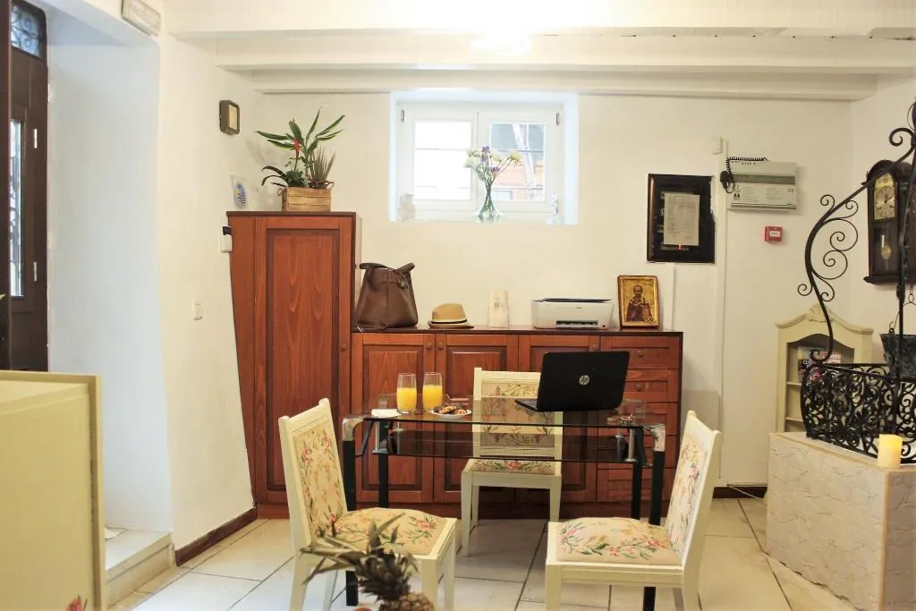 Lobby, Bozzali, Crete
