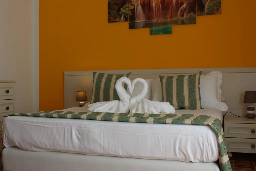 APARTMENT CAPACITY 2 ONE BEDROOM Room, Casa Vacanza San Pietro, Naples