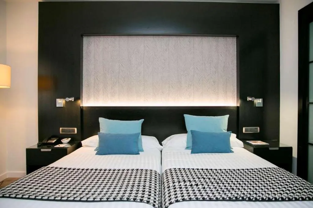 Room, Intelier Rosa, Valencia