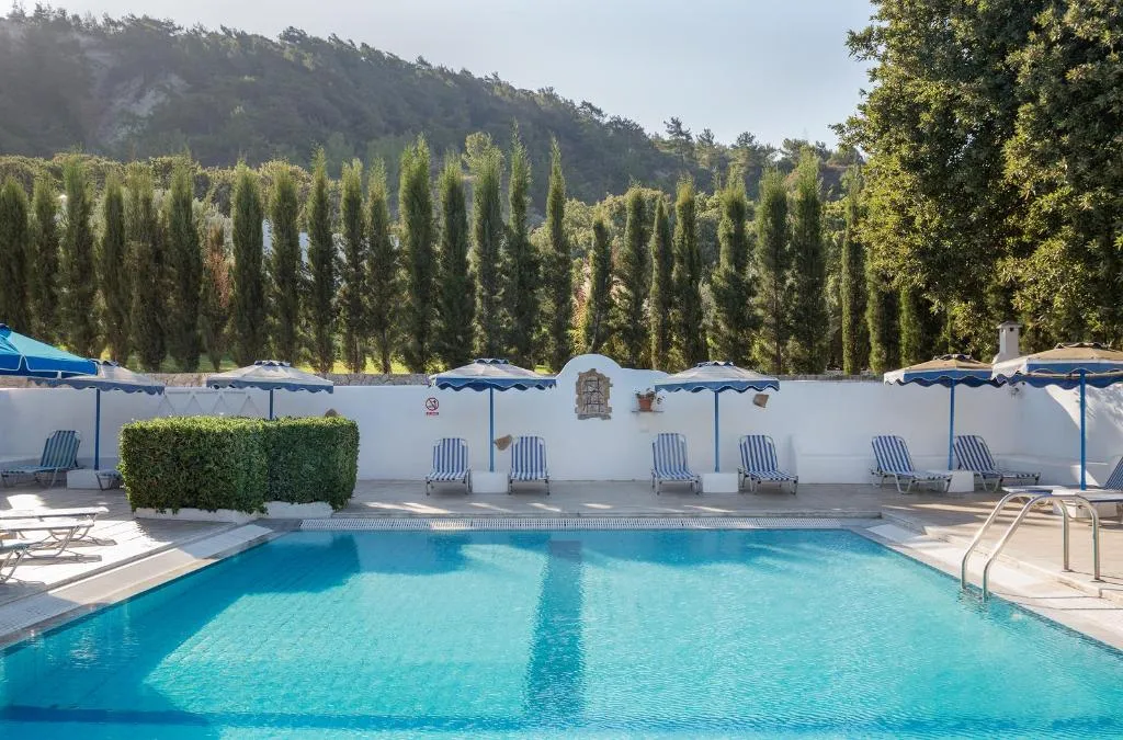 Pool, Nathalie, Rhodes