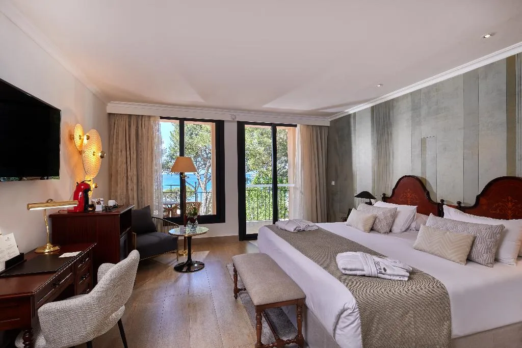 DOUBLE SINGLE USE DELUXE SEA VIEW Room, Secrets Mallorca Villamil Resort & Spa Only Adults, Majorca