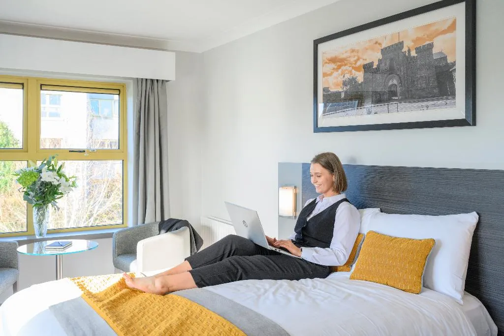 TWIN STANDARD Room, Newtown Park Hotel, Dublin