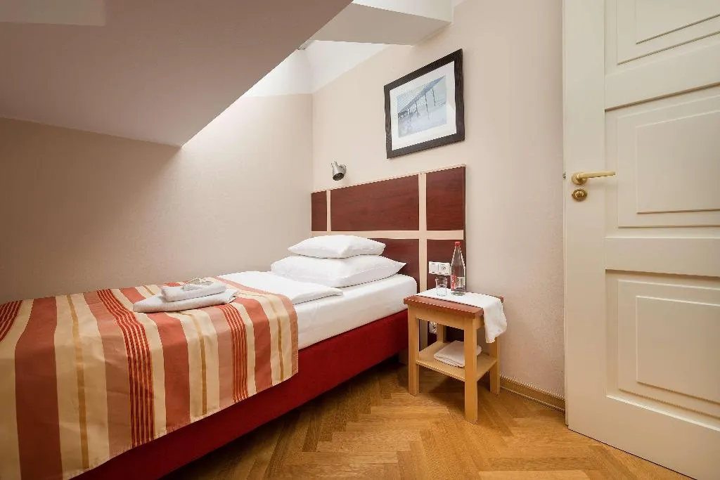 Room, EA Hotel Julis, Prague