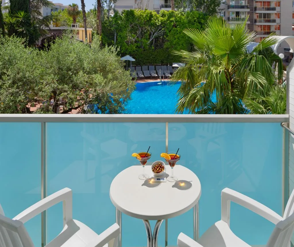 DOUBLE POOL VIEW Room, H10 Delfin Only adults, Costa Dorada